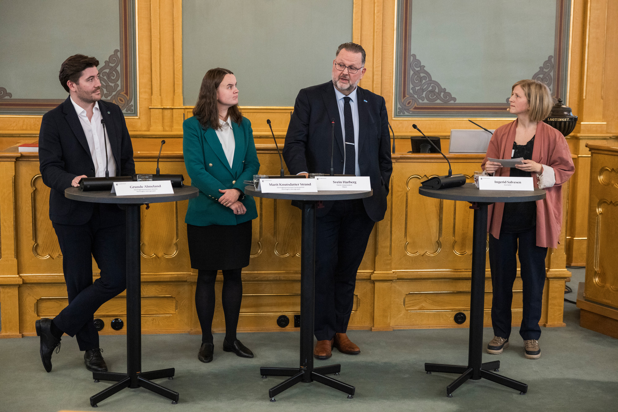 Samtale om teknologiens påvirkning på ytringsfriheten med stortingsrepresentantene Grunde Almeland (V) og Marit Knutsdatter Strand (Sp) fra Stortingets teknogruppe og første visepresident Svein Harberg (H). Moderator: journalist Ingerid Salvesen.